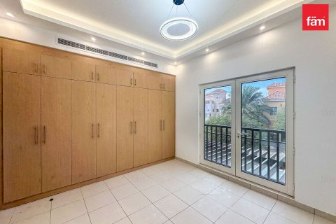 Villa in Dubai 5 bedrooms, 562.7 sq.m. № 93583 - photo 16