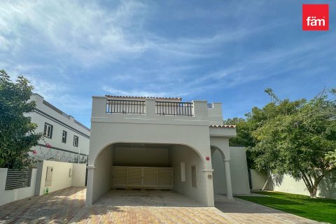 Villa in Dubai 5 bedrooms, 562.7 sq.m. № 93583 - photo 5