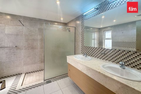 Villa in Dubai 5 bedrooms, 562.7 sq.m. № 93583 - photo 19