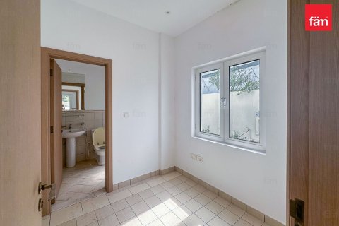 Villa in Dubai 5 bedrooms, 562.7 sq.m. № 93583 - photo 20