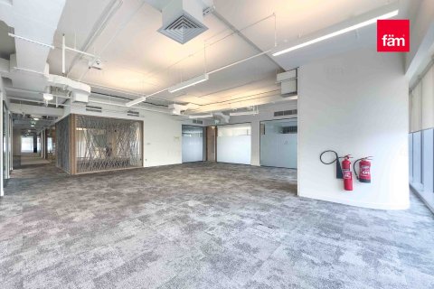 Oficina en Business Bay, Dubai, 928.1 m², № 93581 - foto 2