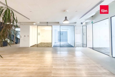 Oficina en Business Bay, Dubai, 928.1 m², № 93581 - foto 8