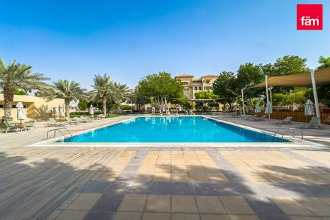 Apartment in Dubai 3 bedrooms, 212.3 sq.m. № 133010 - photo 11