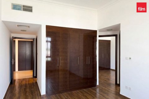 Apartment in Dubai 3 bedrooms, 212.3 sq.m. № 133010 - photo 15