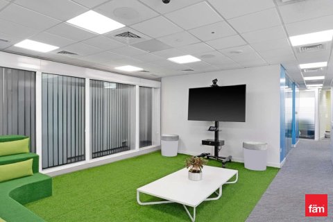 Propriété commerciale à Dubai, 660.3 m², № 69484 - photo 2