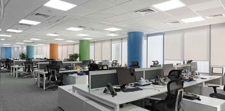 Propriété commerciale à Dubai, 660.3 m², № 69484