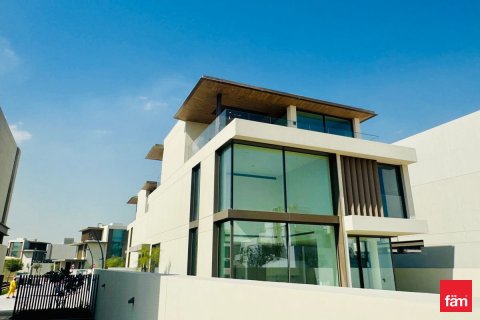 Villa à Dubai, 4 chambres, 447.6 m², № 69481 - photo 1