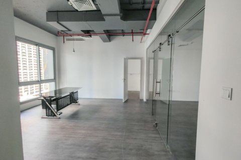 Снять в аренду офис в Бизнес-Бэе, Дубай: 104м², № 16207 - фото 1