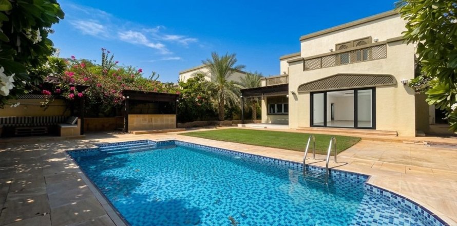 فيلا في Jumeirah Park, دبي 4 غرف نوم, 789.3 م² رقم 141305