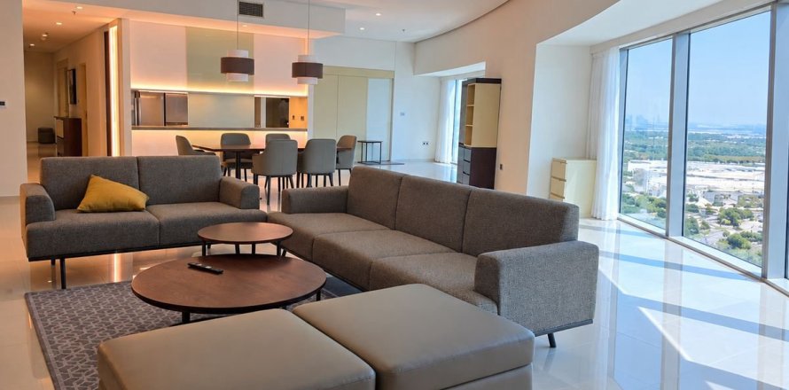 Apartamento en Sheikh Zayed Road, Dubai, 2 dormitorios, 216 m², № 141297