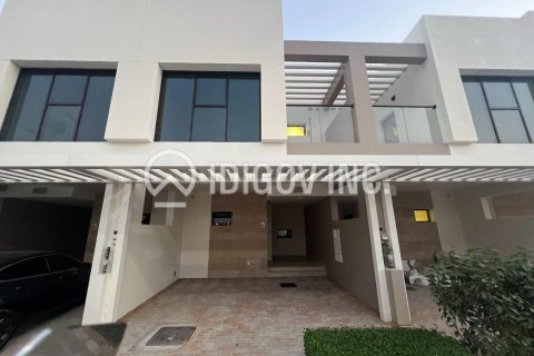 Townhouse in DAMAC Hills (Akoya by DAMAC), Dubai 3 bedrooms, 139 sq.m. № 67634 - photo 1