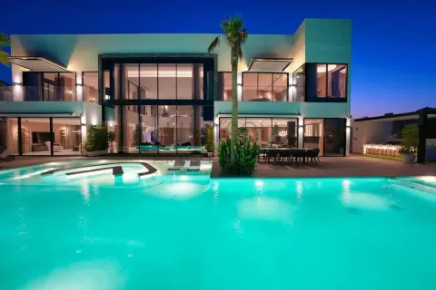 Villa in Palm Jumeirah, Dubai 6 bedrooms, 922 sq.m. № 83757 - photo 2