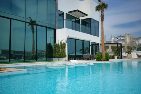 Villa in Palm Jumeirah, Dubai 6 bedrooms, 922 sq.m. № 83757 - photo 5