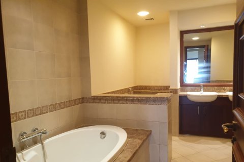 Apartment in Palm Jumeirah, Dubai 2 bedrooms, 167.19 sq.m. № 142093 - photo 15