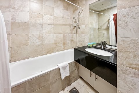 Apartment in Dubai Marina, Dubai 3 bedrooms, 176.56 sq.m. № 142101 - photo 16