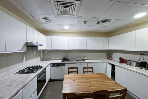 Apartment in Dubai Marina, Dubai 3 bedrooms, 176.56 sq.m. № 142101 - photo 7