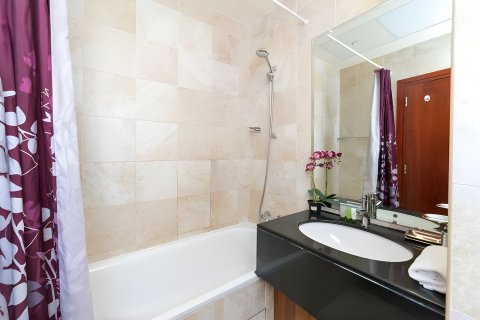 Apartment in Dubai Marina, Dubai 3 bedrooms, 176.56 sq.m. № 142101 - photo 17