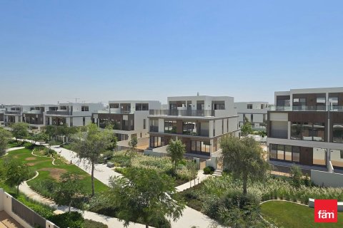 Villa in Tilal Al Ghaf, Dubai 5 bedrooms, 233.8 sq.m. № 23537 - photo 1