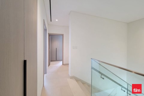 Villa in Al Furjan, Dubai 4 bedrooms, 408.8 sq.m. № 40246 - photo 16