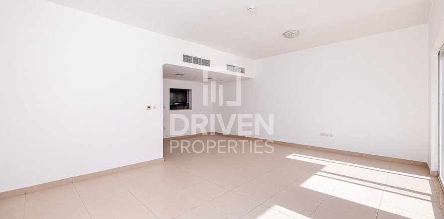 Townhouse in International City, Dubai 3 bedrooms, 156 sq.m. № 19985