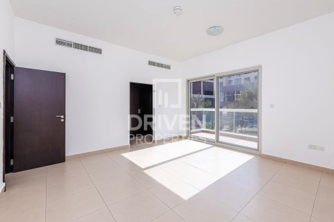 Townhouse in International City, Dubai 3 bedrooms, 156 sq.m. № 19985 - photo 12