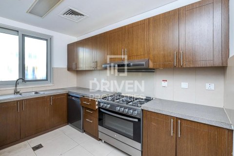 Townhouse in International City, Dubai 3 bedrooms, 156 sq.m. № 19985 - photo 7