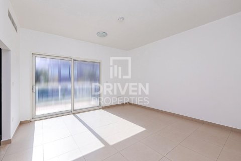 Townhouse in International City, Dubai 3 bedrooms, 156 sq.m. № 19985 - photo 6