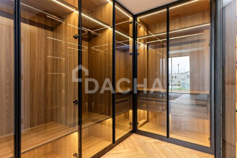 Villa in Jumeirah Islands, Dubai 4 bedrooms, 956 sq.m. № 104710 - photo 11