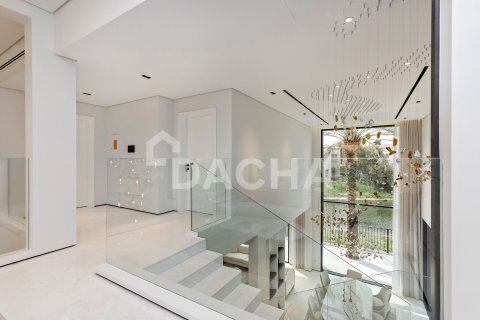 Villa in Jumeirah Islands, Dubai 4 bedrooms, 956 sq.m. № 104710 - photo 14