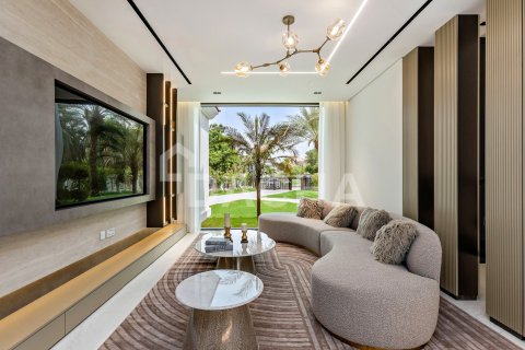 Villa in Jumeirah Islands, Dubai 4 bedrooms, 956 sq.m. № 104710 - photo 19