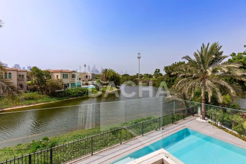 Villa in Jumeirah Islands, Dubai 4 bedrooms, 956 sq.m. № 104710 - photo 5