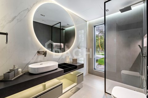 Villa in Jumeirah Islands, Dubai 4 bedrooms, 956 sq.m. № 104710 - photo 16