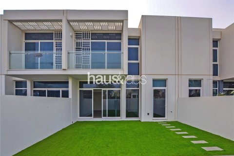 Townhouse in Arabella Townhouses, Mudon, Dubai 3 bedrooms, 187 sq.m. № 44563 - photo 1