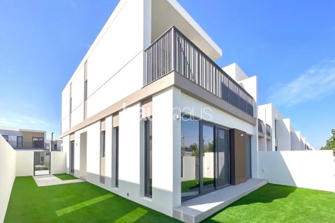 Villa in Elan, Tilal Al Ghaf, Dubai 4 bedrooms, 219 sq.m. № 44552 - photo 1
