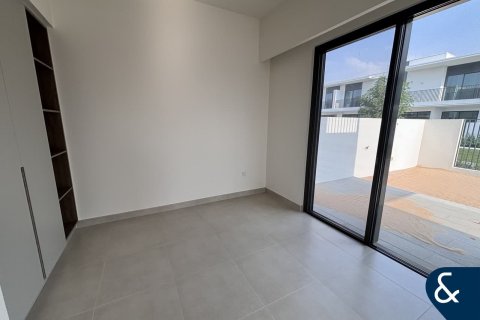 Снять в аренду виллу в The Valley, Дубай: 4 спальни, 265м², № 76087 - фото 6