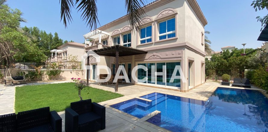 Villa à Jumeirah Village Triangle, Dubai, 3 chambres, 626 m², № 105093
