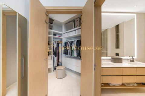 Apartment in Business Bay, Dubai 2 bedrooms, 161 sq.m. № 4132 - photo 14