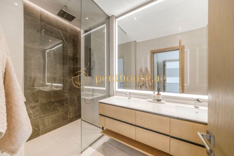 Apartment in Business Bay, Dubai 2 bedrooms, 161 sq.m. № 4132 - photo 15