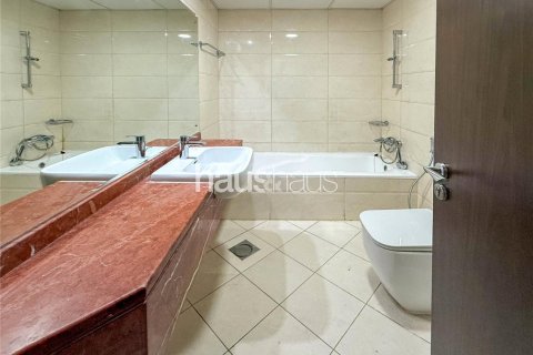 Apartment in Business Bay, Dubai 2 bedrooms, 141 sq.m. № 45209 - photo 8