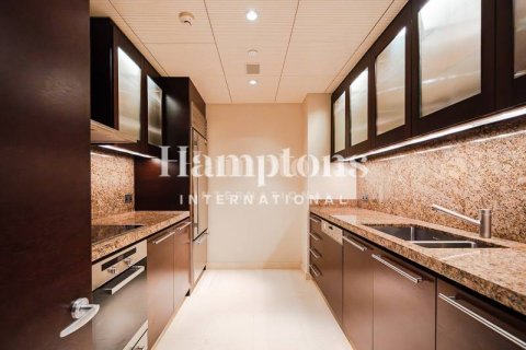 Снять в аренду квартиру в Бурдж-Халифе, Дубай: 3 спальни, 216.73526676м², № 63794 - фото 16