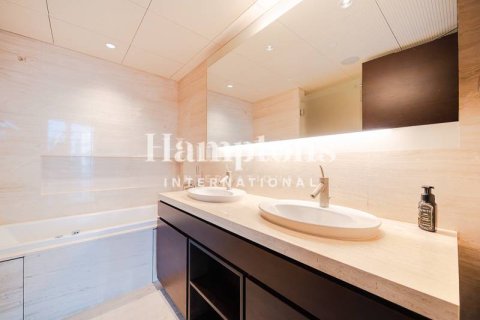 Снять в аренду квартиру в Бурдж-Халифе, Дубай: 3 спальни, 216.73526676м², № 63794 - фото 15