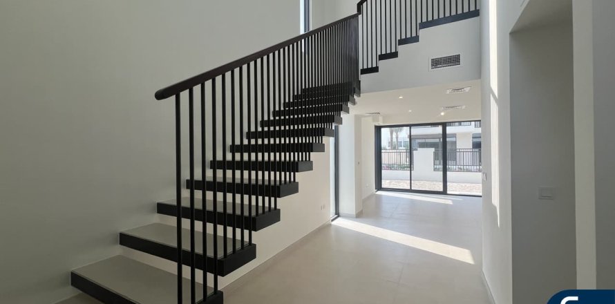 Townhouse in Town Square, Dubai 4 bedrooms, 255 sq.m. № 76499