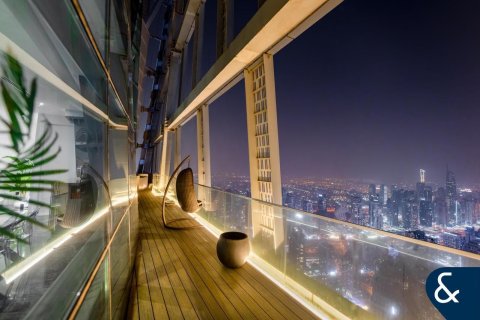 Penthouse in Cayan Tower, Dubai Marina, Dubai 4 bedrooms, 312 sq.m. № 76513 - photo 1