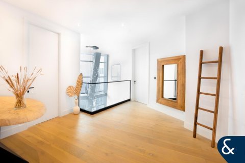 Penthouse in Cayan Tower, Dubai Marina, Dubai 4 bedrooms, 312 sq.m. № 76513 - photo 14