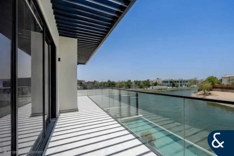 Villa in Jumeirah Park Homes, Jumeirah Park, Dubai 5 bedrooms, 634 sq.m. № 76511 - photo 3