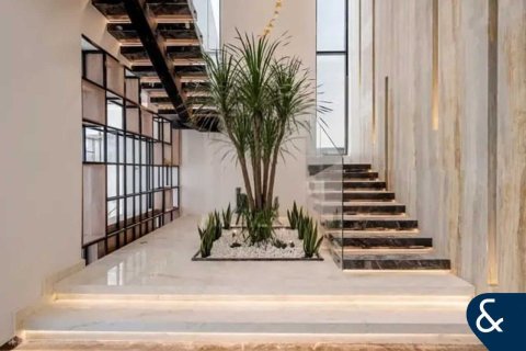 Villa in Jumeirah Park Homes, Jumeirah Park, Dubai 5 bedrooms, 634 sq.m. № 76511 - photo 2