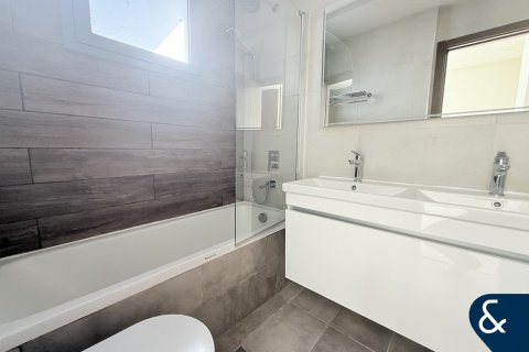 Townhouse in Al Furjan, Dubai 4 bedrooms, 170 sq.m. № 76510 - photo 17