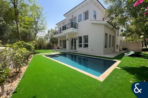 Villa en Jumeirah Golf Estates, Dubai, 4 dormitorios, 419 m², № 75925 - foto 3