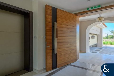 Villa en Jumeirah Golf Estates, Dubai, 4 dormitorios, 419 m², № 75925 - foto 16