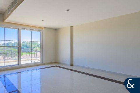 Villa en Jumeirah Golf Estates, Dubai, 4 dormitorios, 419 m², № 75925 - foto 11